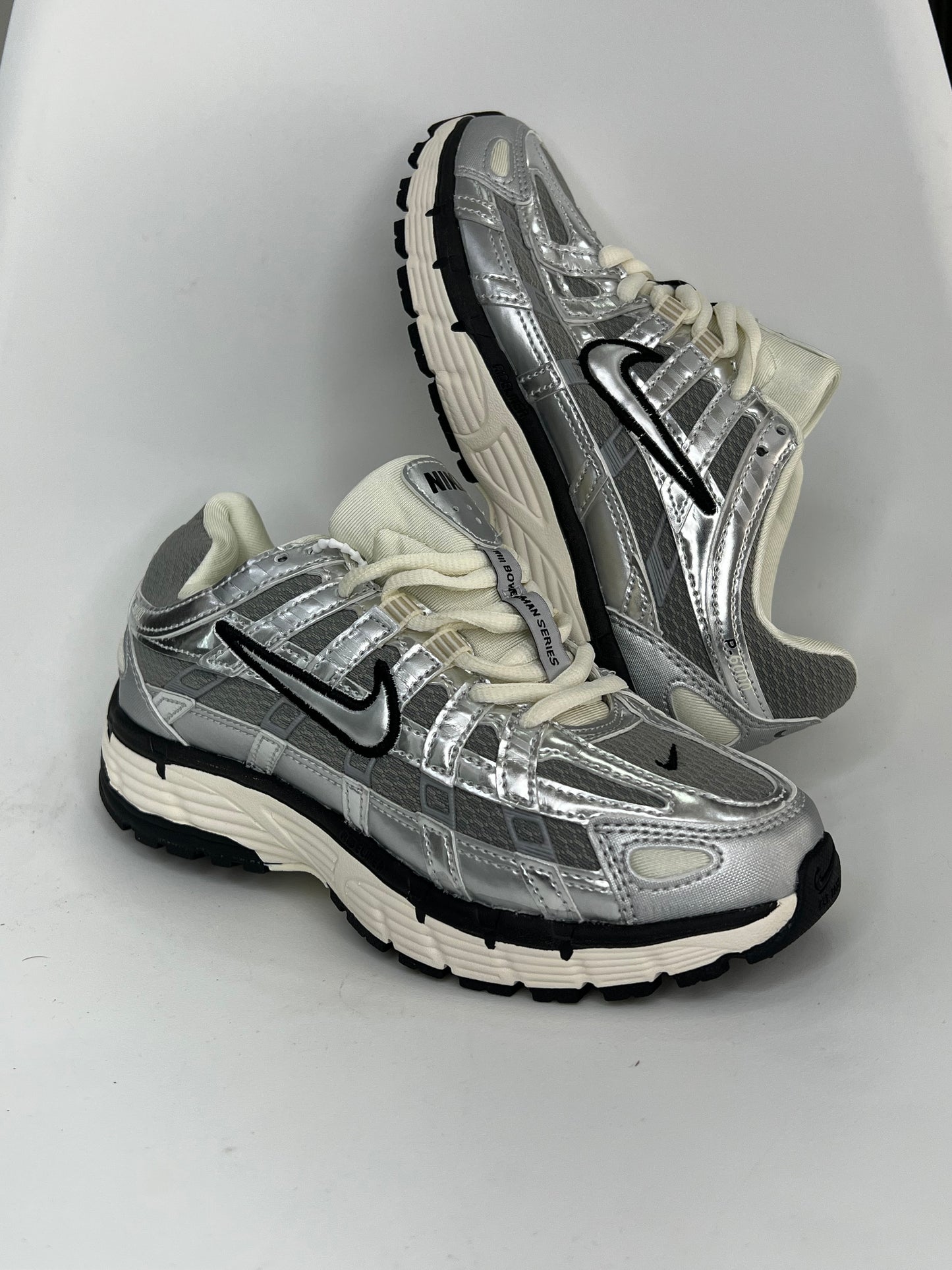 NIKE P6000