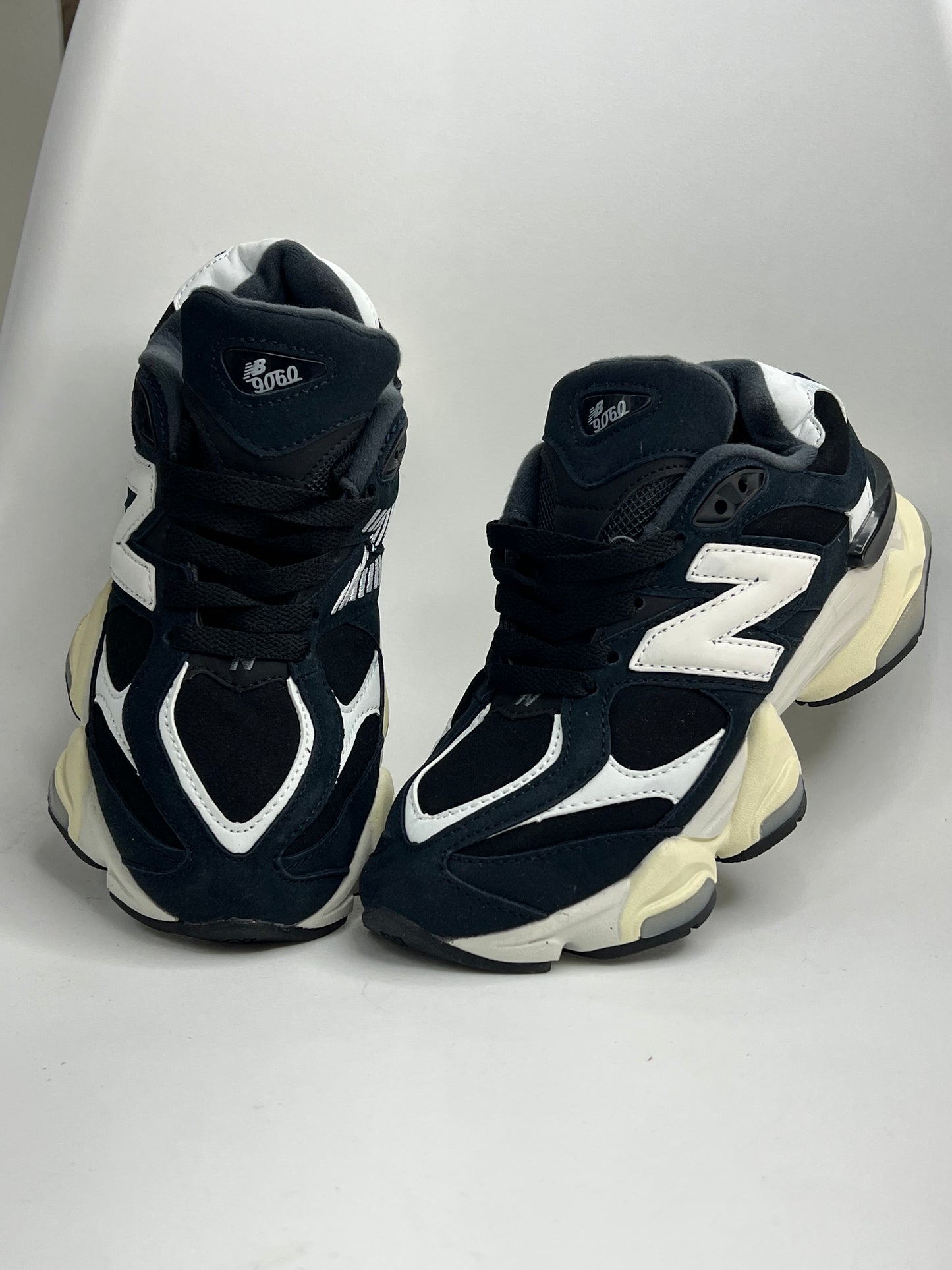 NEW BALANCE 9060 AZUL OSCURO