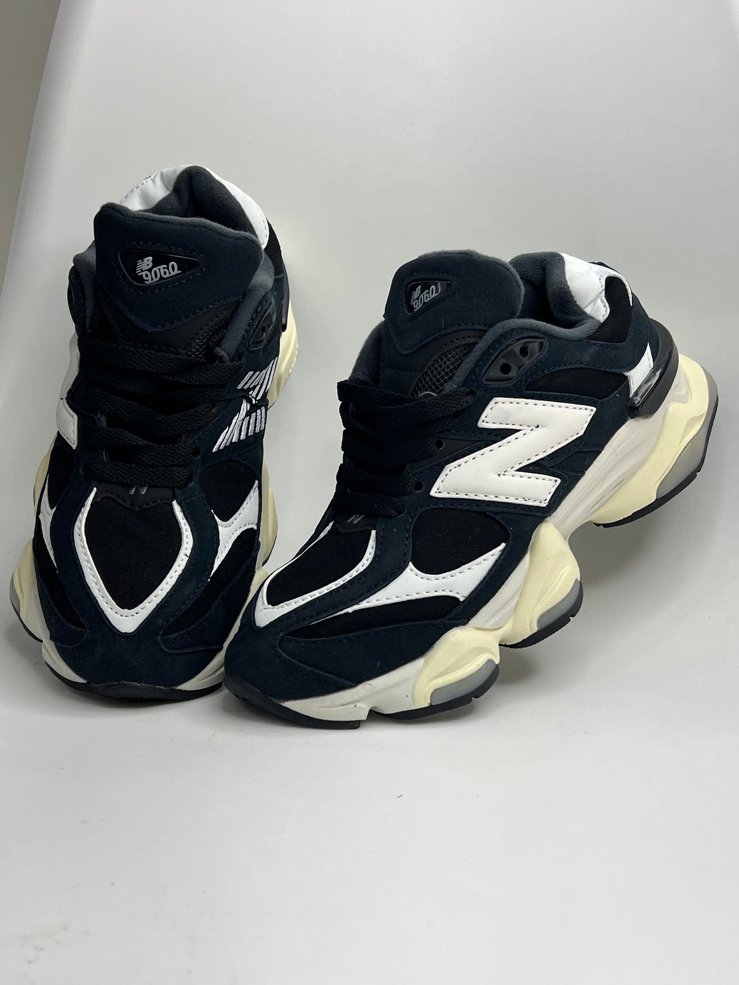NEW BALANCE 9060 AZUL OSCURO
