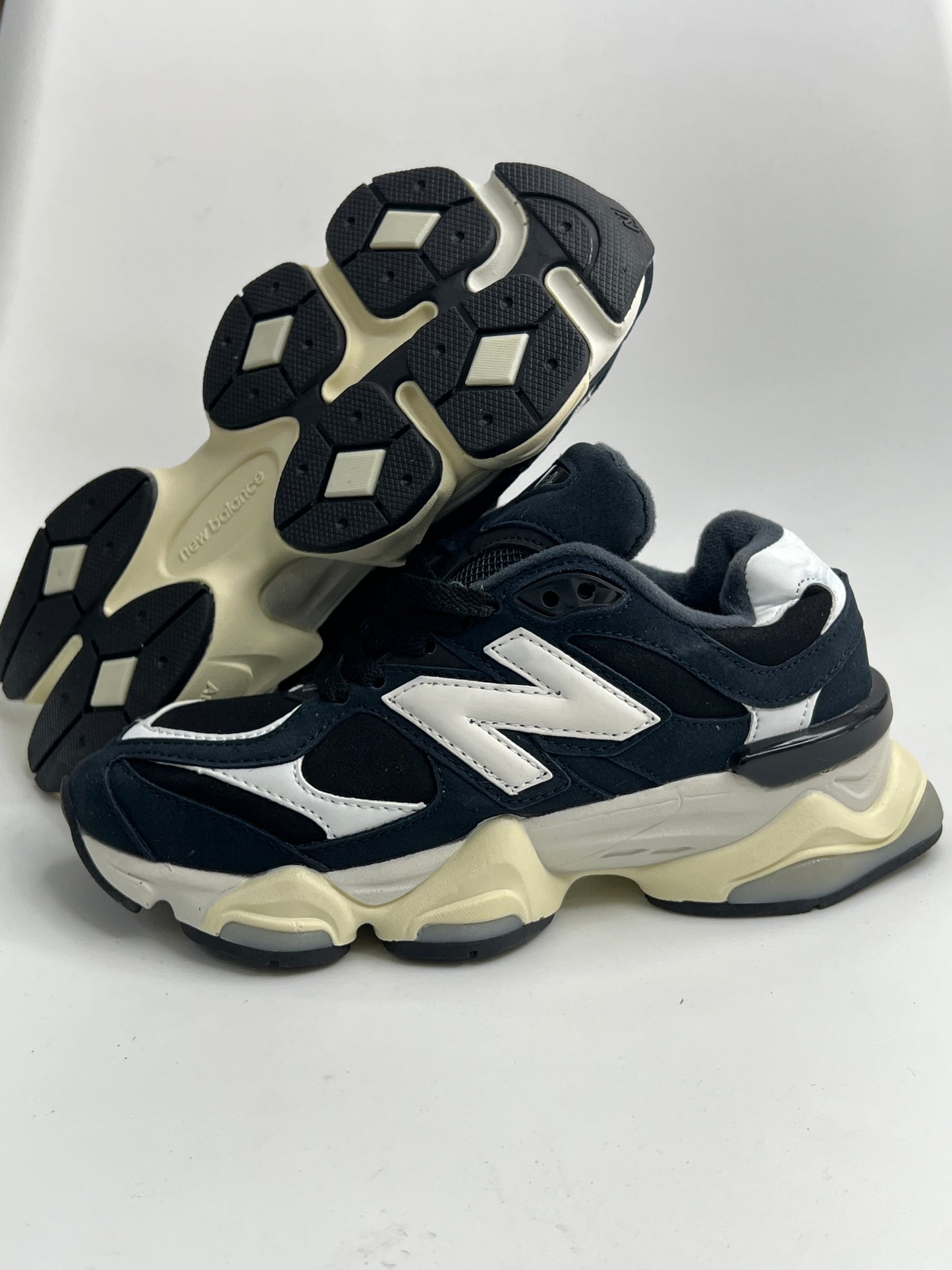 NEW BALANCE 9060 AZUL OSCURO