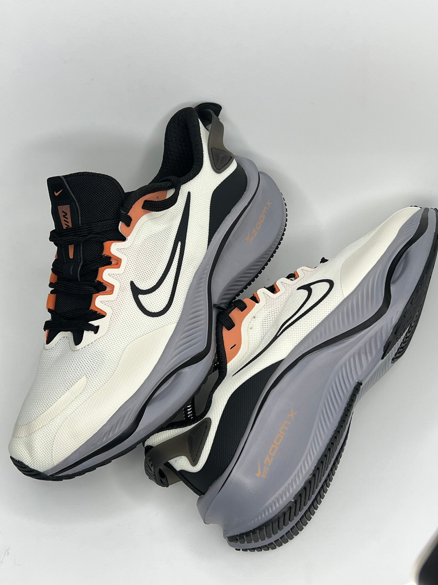 NIKE ZOOM X 2025