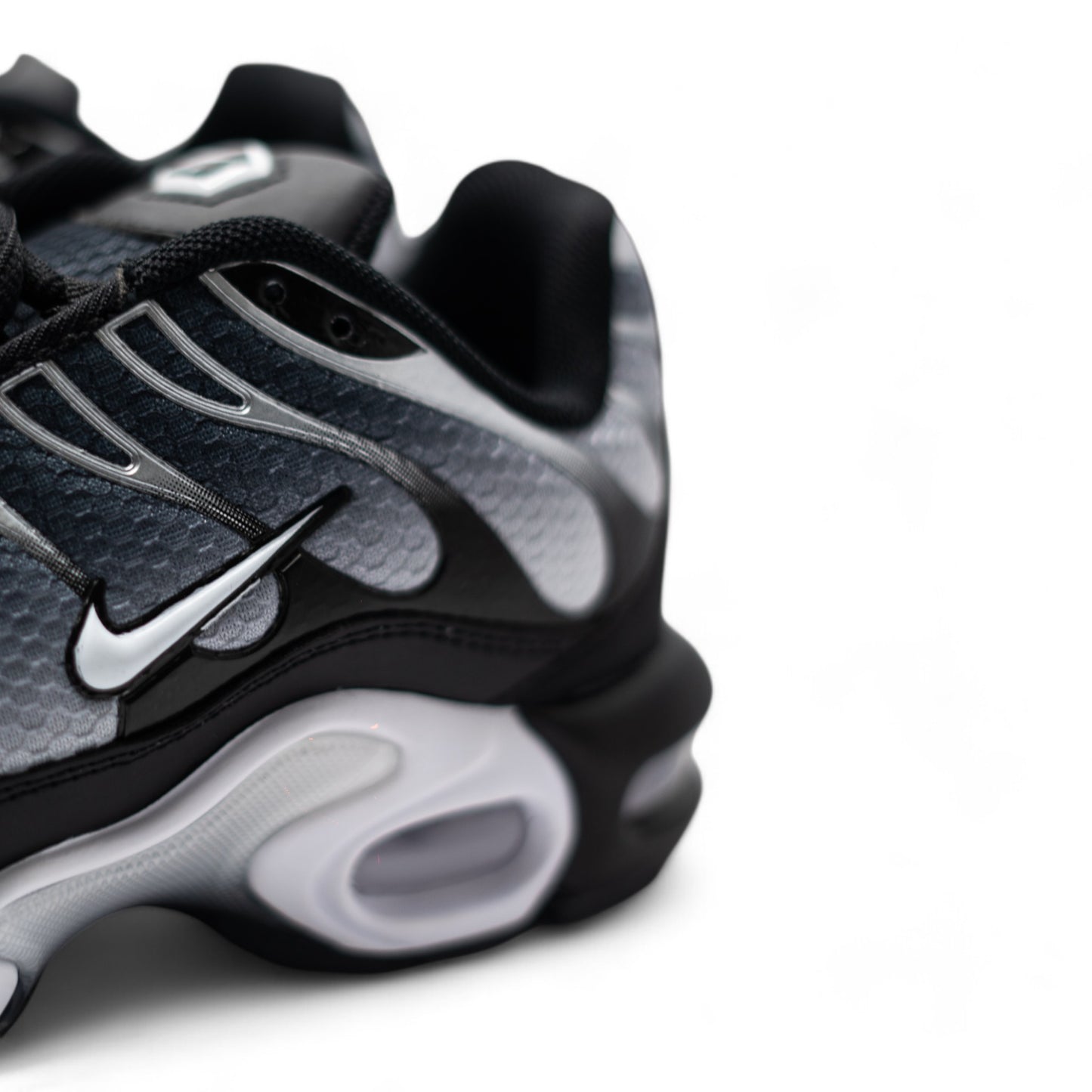 NIKE TN AIR NEGRO GRIS