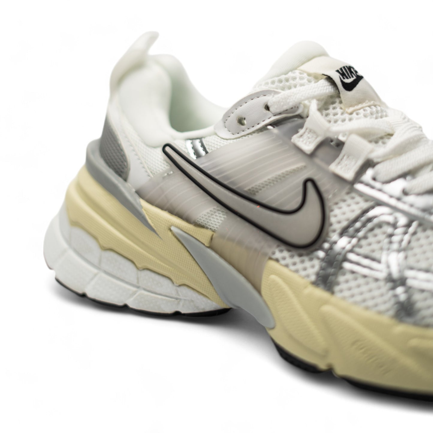 NIKE V2K BLANCO PLATEADO