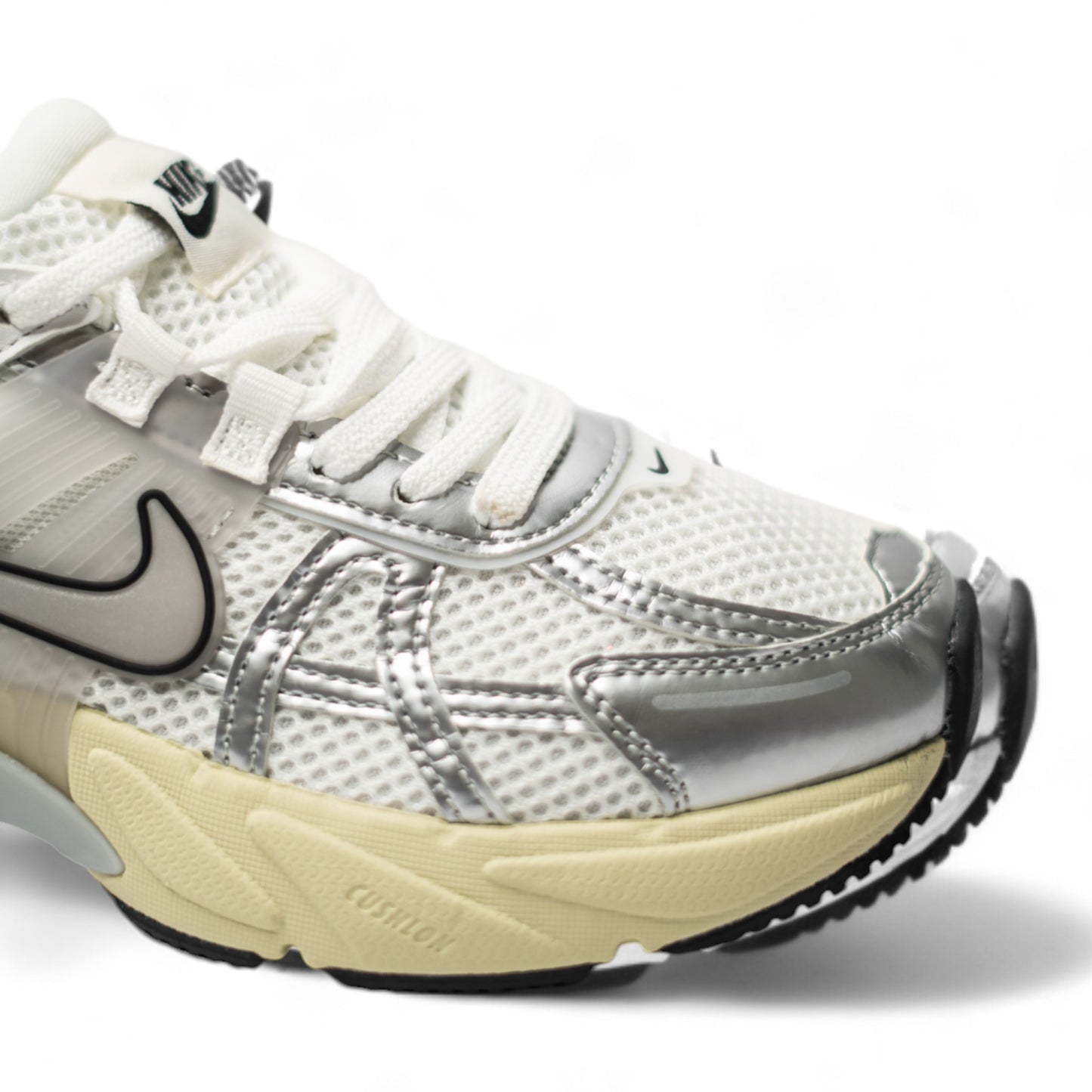 NIKE V2K BLANCO PLATEADO
