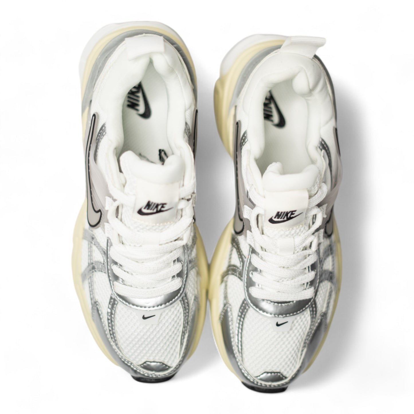 NIKE V2K BLANCO PLATEADO
