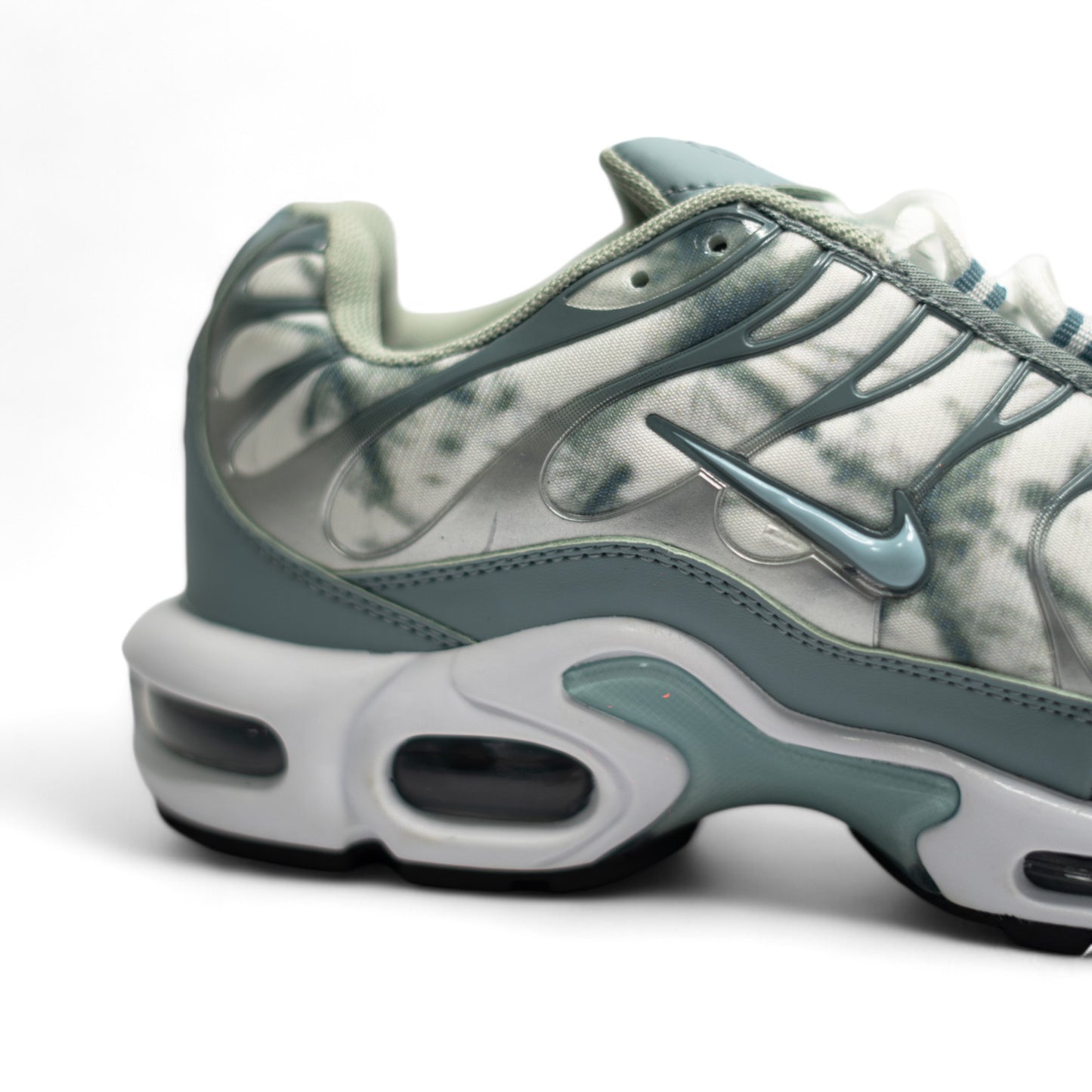 NIKE TN AIR GRIS RAYO.