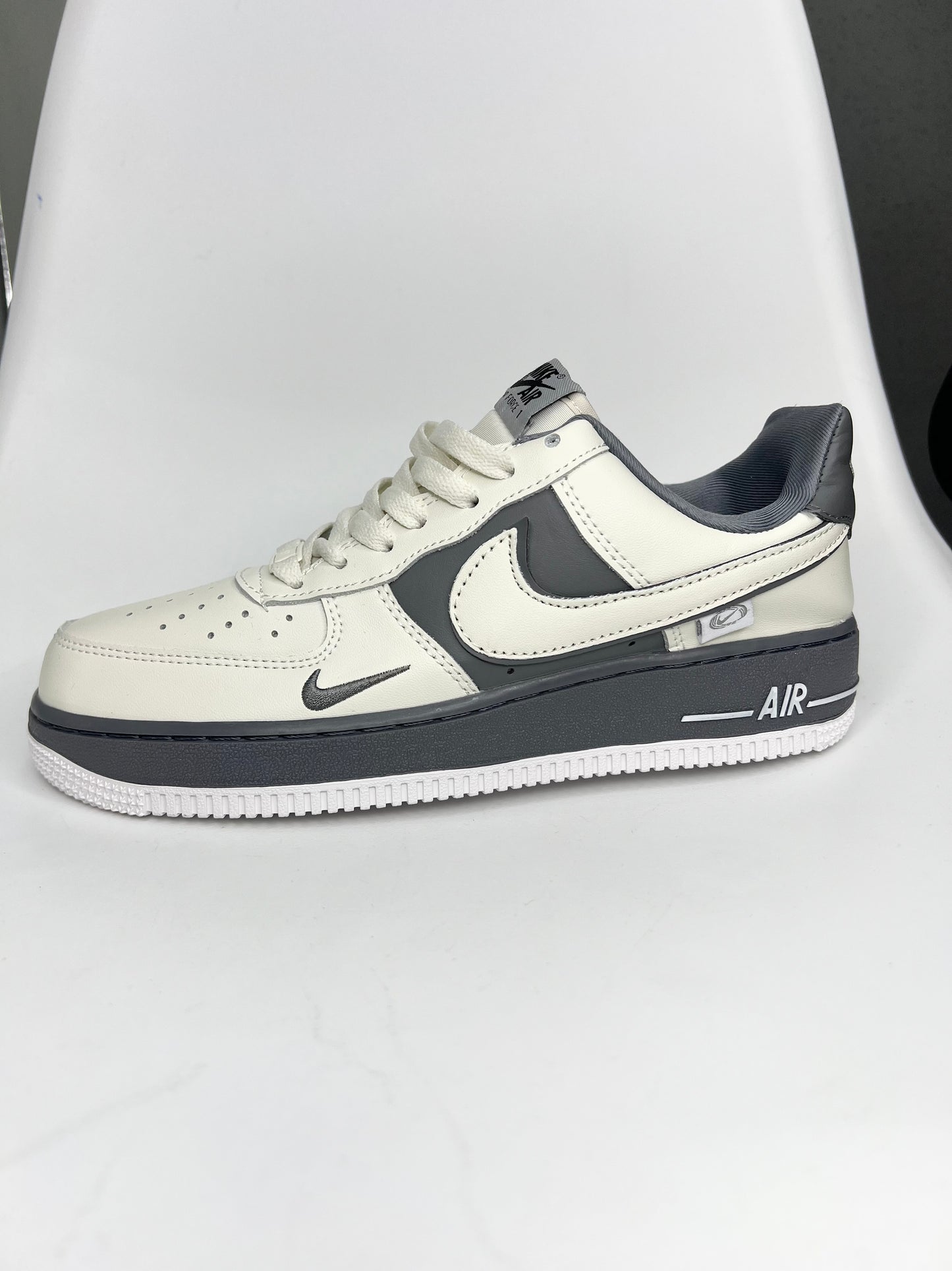 AF1 BEIGE/GRIS