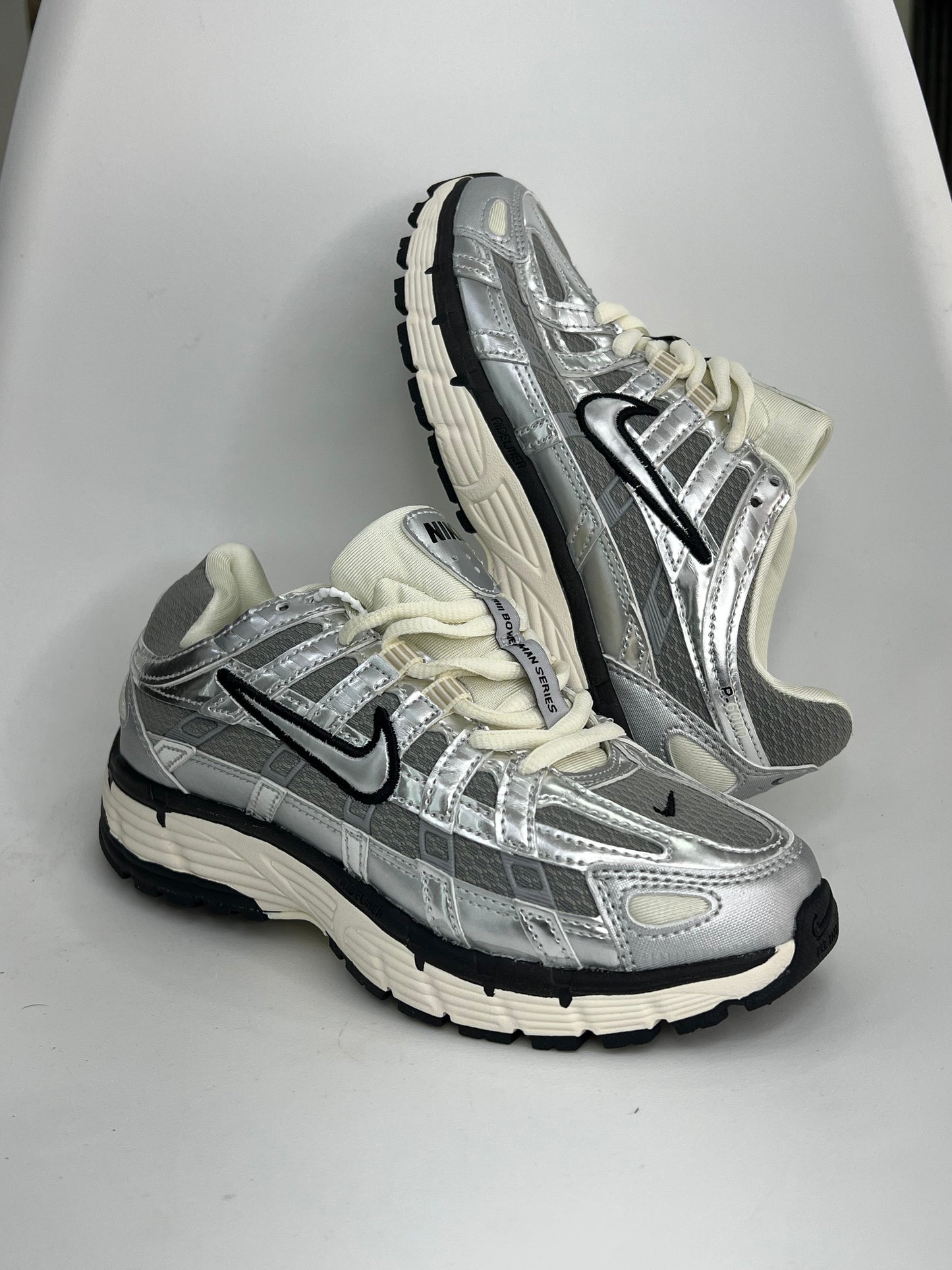NIKE P6000