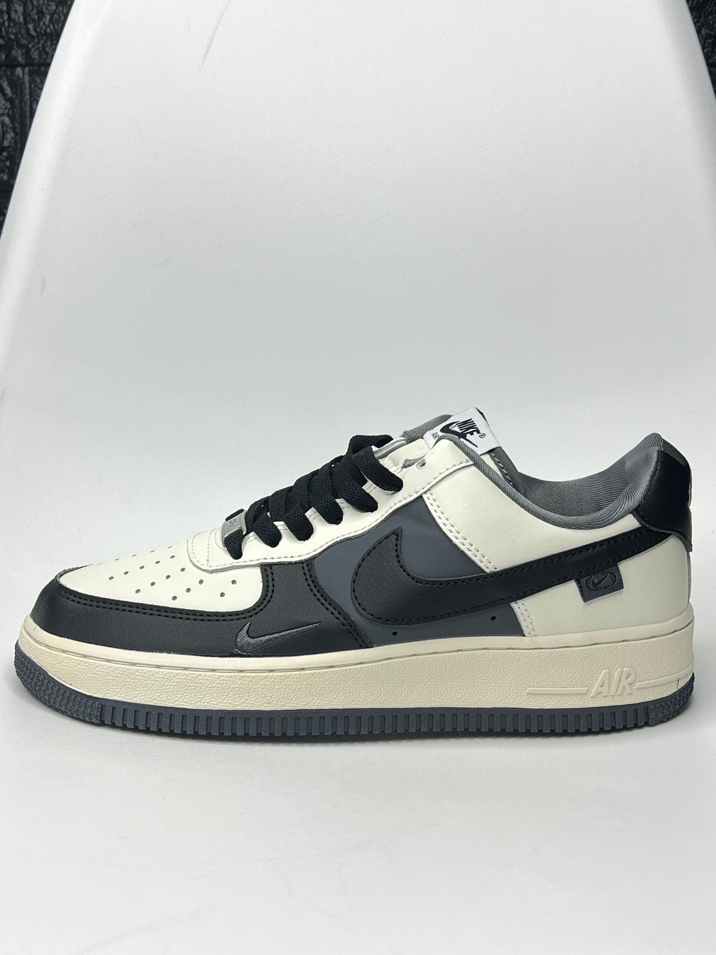 AF1 NEGRO/BEIGE