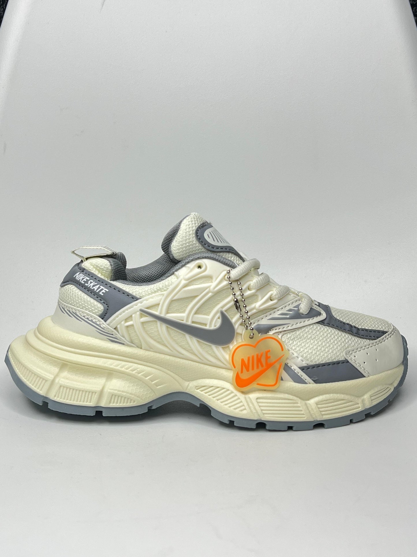 NIKE SKATE BEIGE
