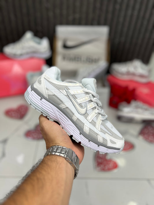 NIKE P6000 BLANCO/GRIS