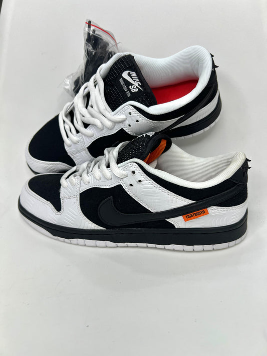 NIKE SB DUNK LOW PRO